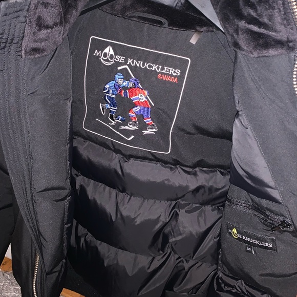 Kids moose knuckle Debbie bomber size large black with white fur - Picture 5 of 6